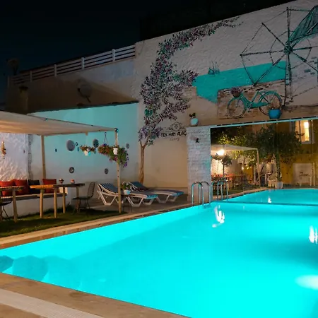 Tekhan Alacati Otel *