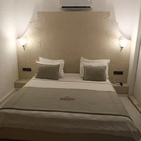 Tekhan Alacati Otel *