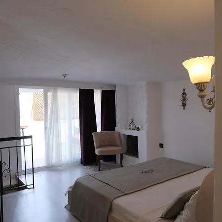 Tekhan Alacati Otel *